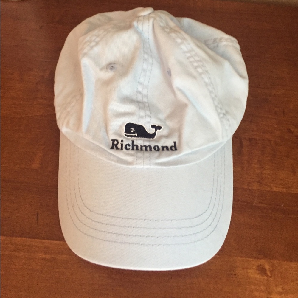 VV Hat