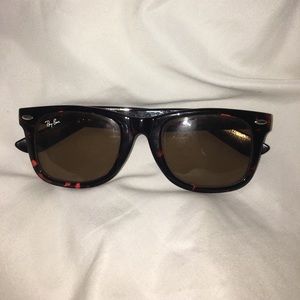 RayBan Tortoise Wayfarer Sunglasses