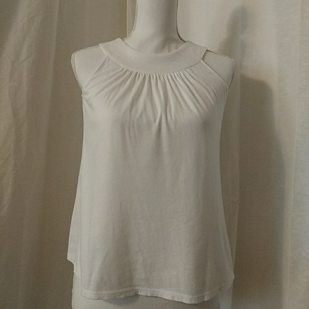 Round Trim Halter Flare Top