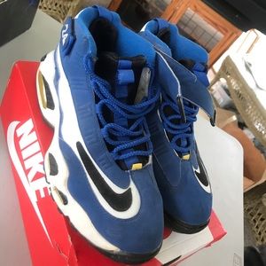 Nike Ken Griffey Jr. Volts