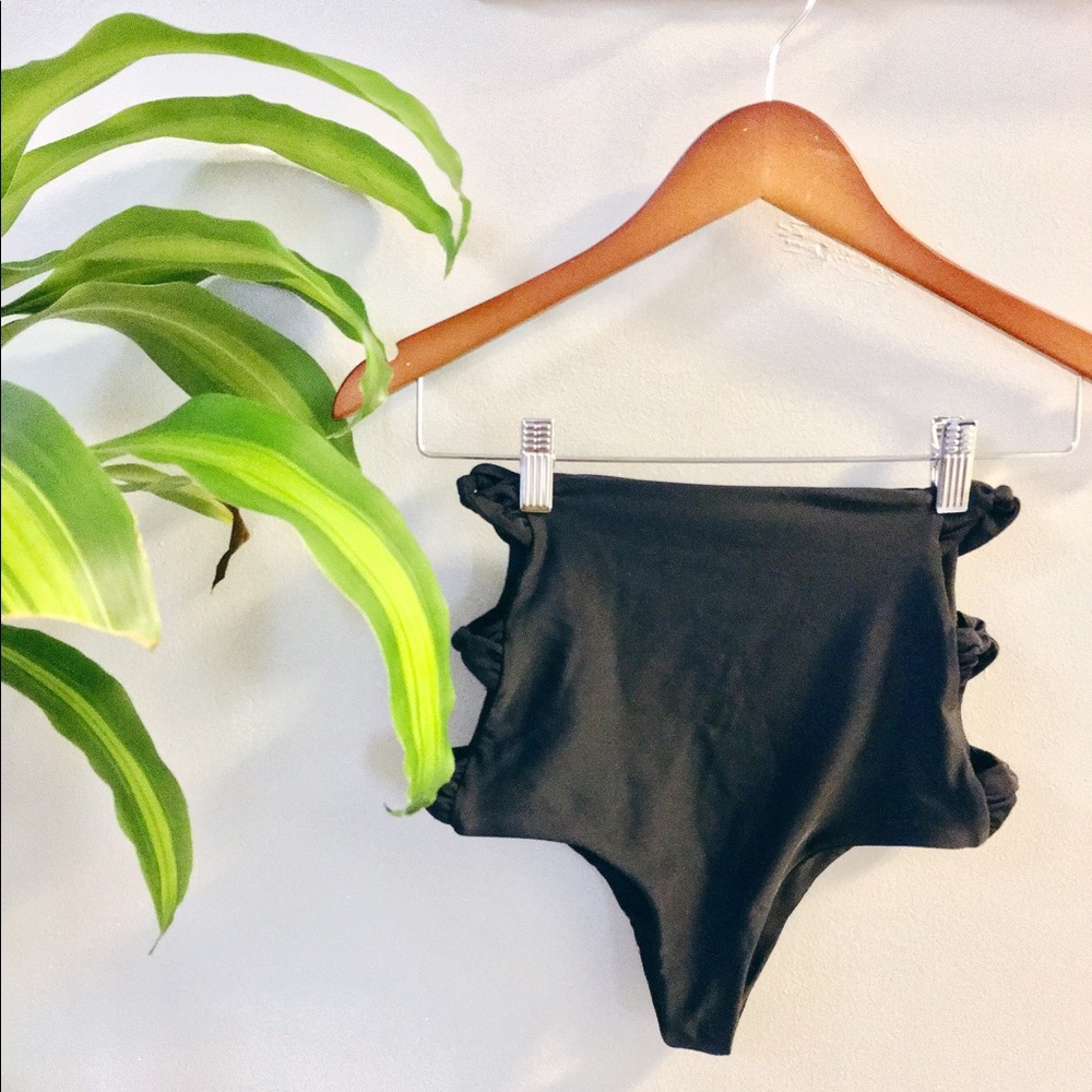 High Waist Bikini Bottom x Bow Strap