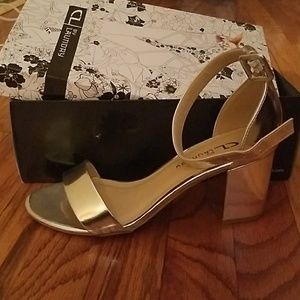 Silver Heels Chineese Laundry