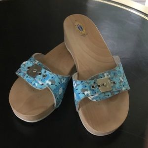 Dr. Scholl's flowered blue sandals