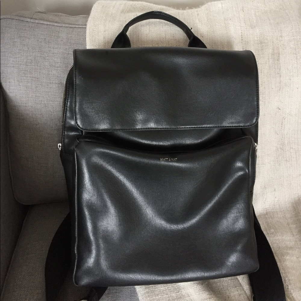 Matt & Nat black backpack with adjustable straps