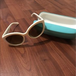 KATE SPADE Sherrie white sunglasses!