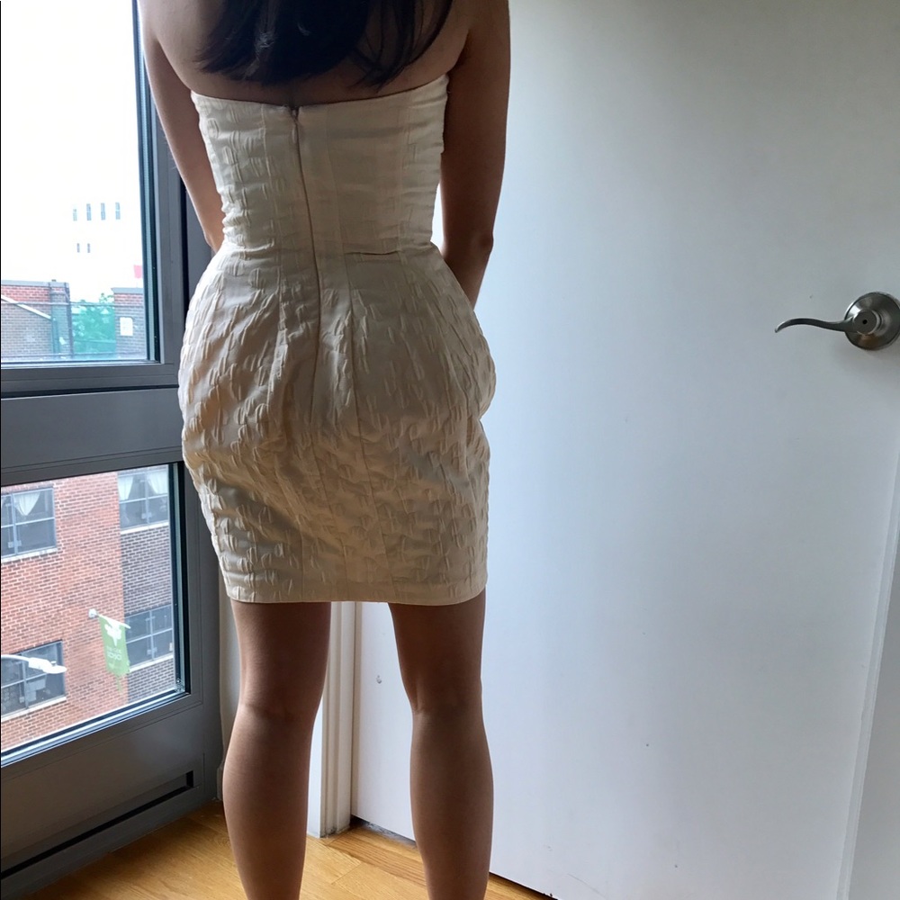 Spring dress - Picture 2 of 2