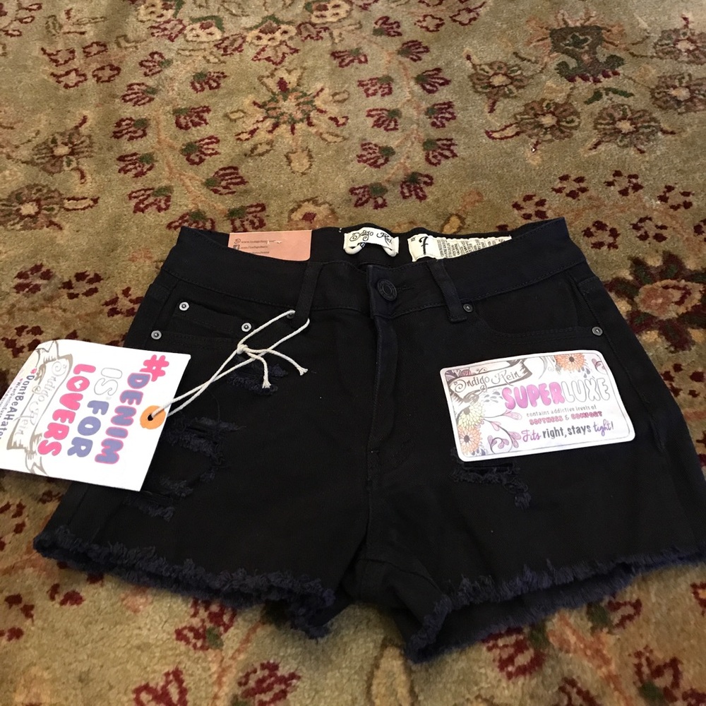 Black jean shorts size 7