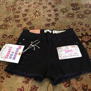 Black jean shorts size 7