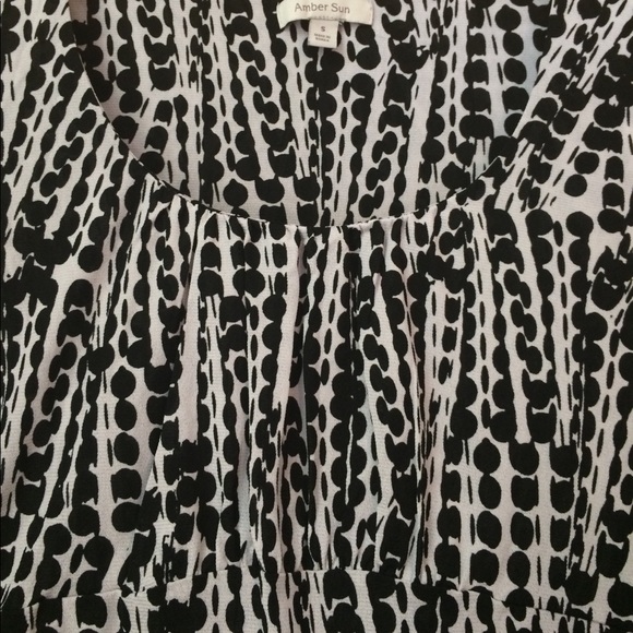 Amber Sun (Nordstrom) 3/4 sleeve blouse - Picture 3 of 7
