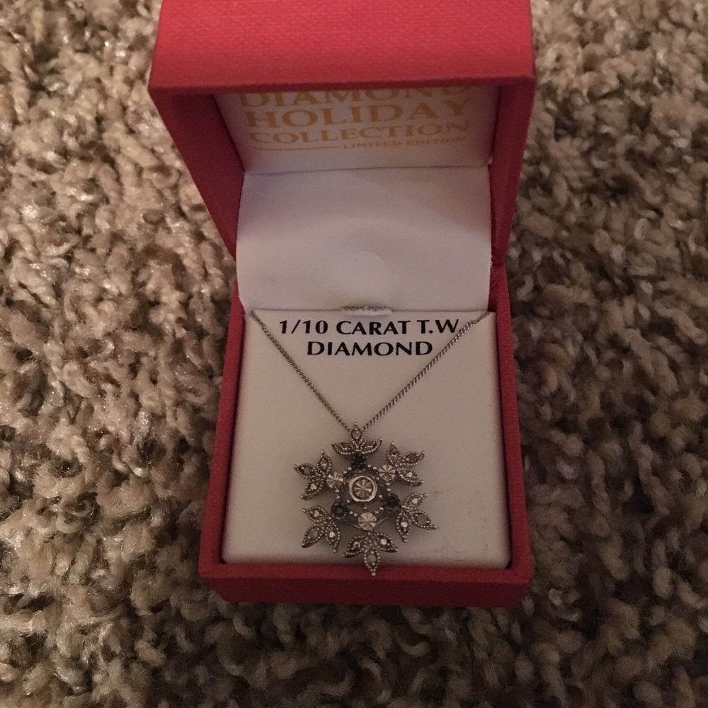 1/10 carat diamond necklace