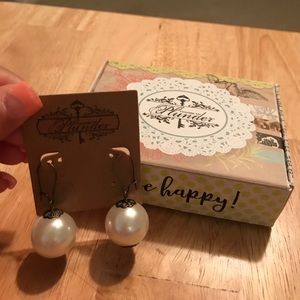 Plunder Design: Dorthea earrings