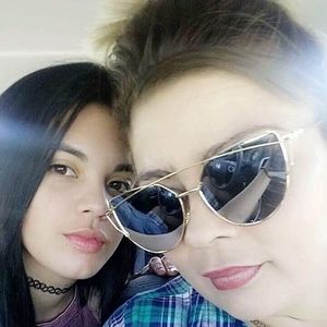 Meet your Posher, Yanet