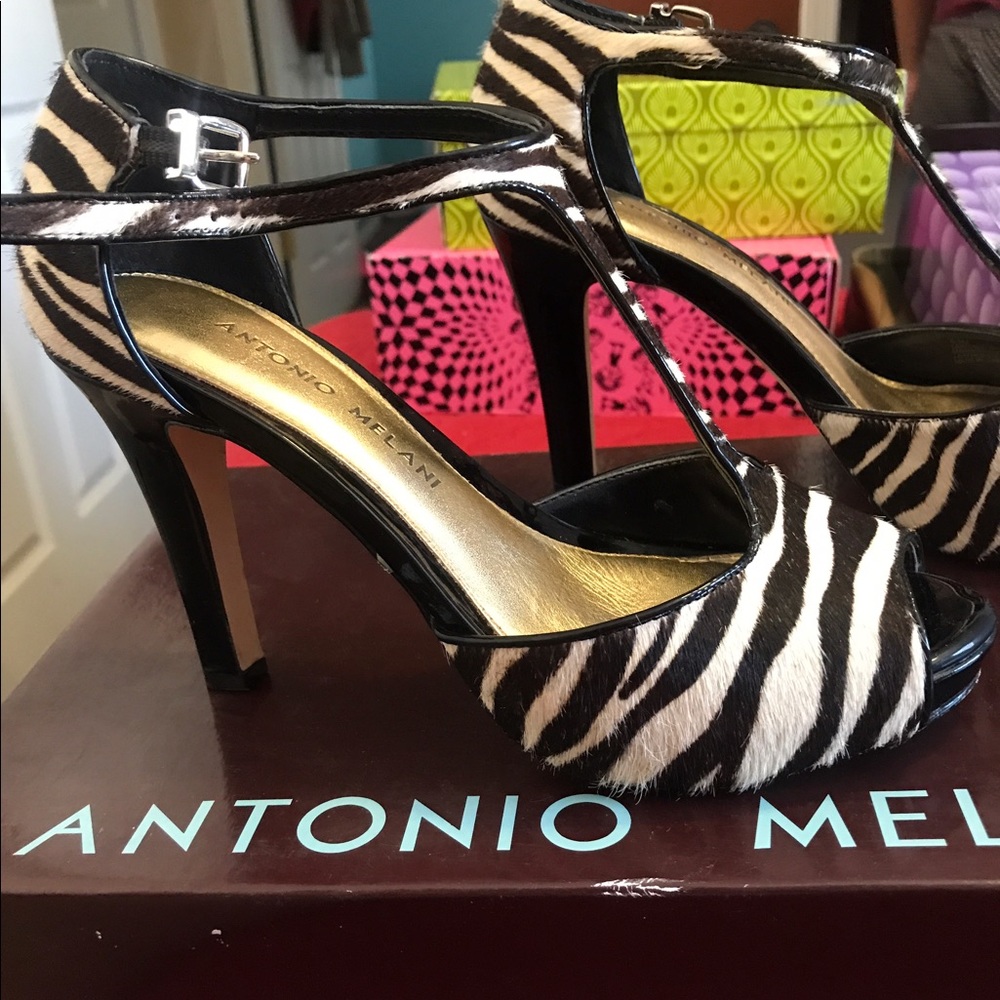 Shoes - Picture 2 of 5
