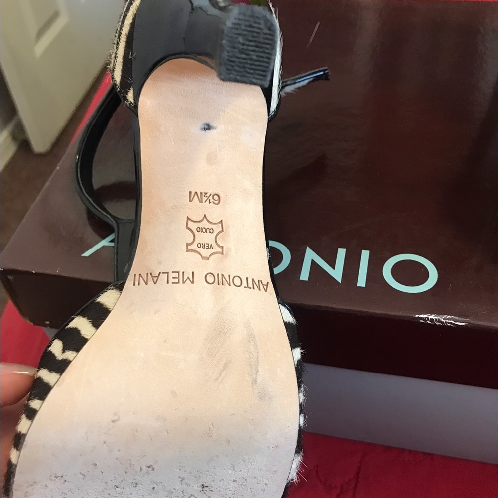 Shoes - Picture 4 of 5