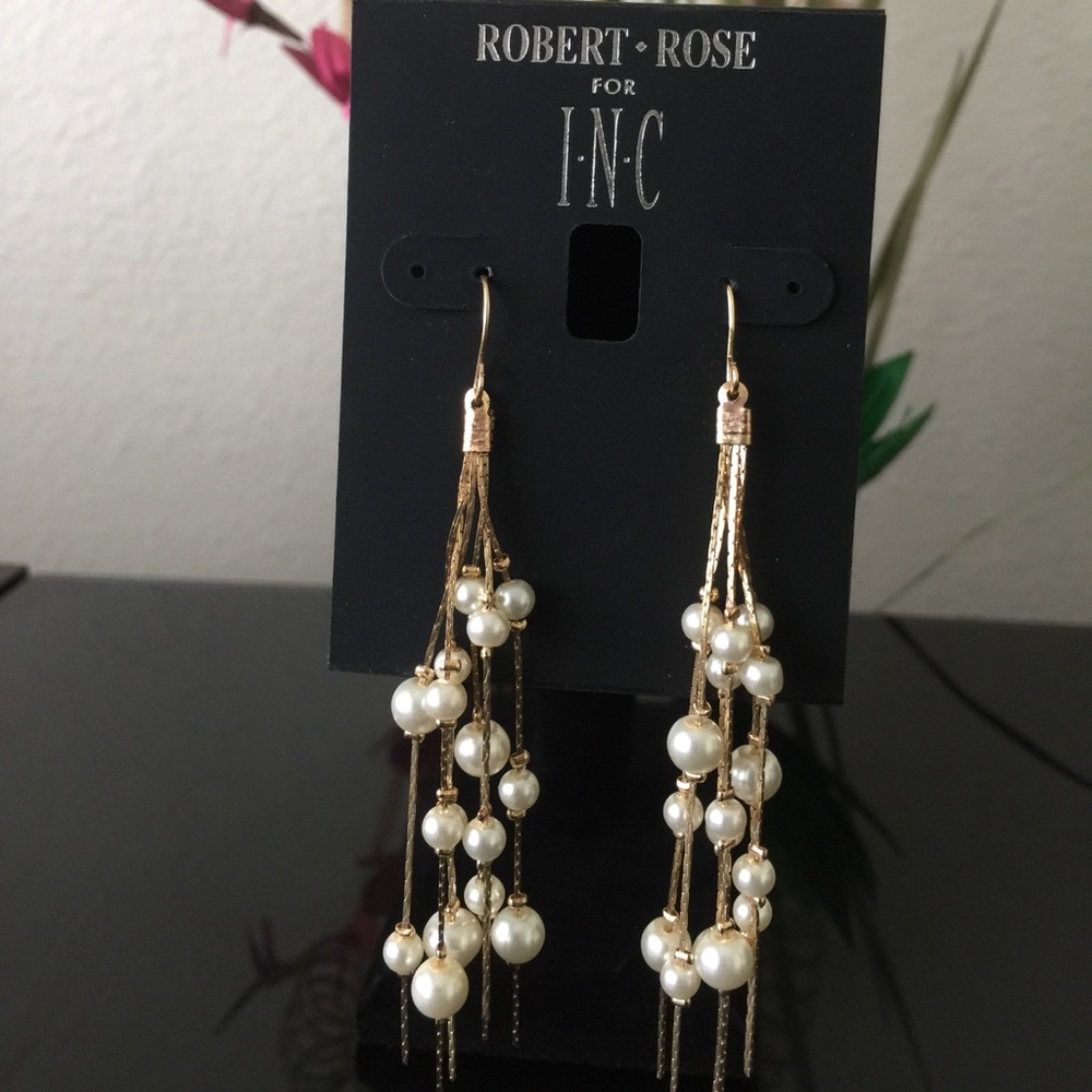 Earring - Picture 2 of 5
