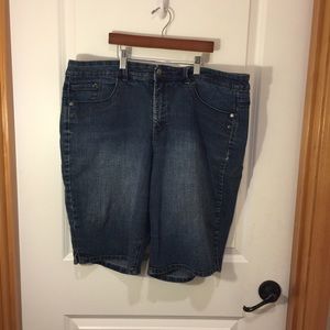 Women's Gloria Vanderbilt jean shorts size 18W