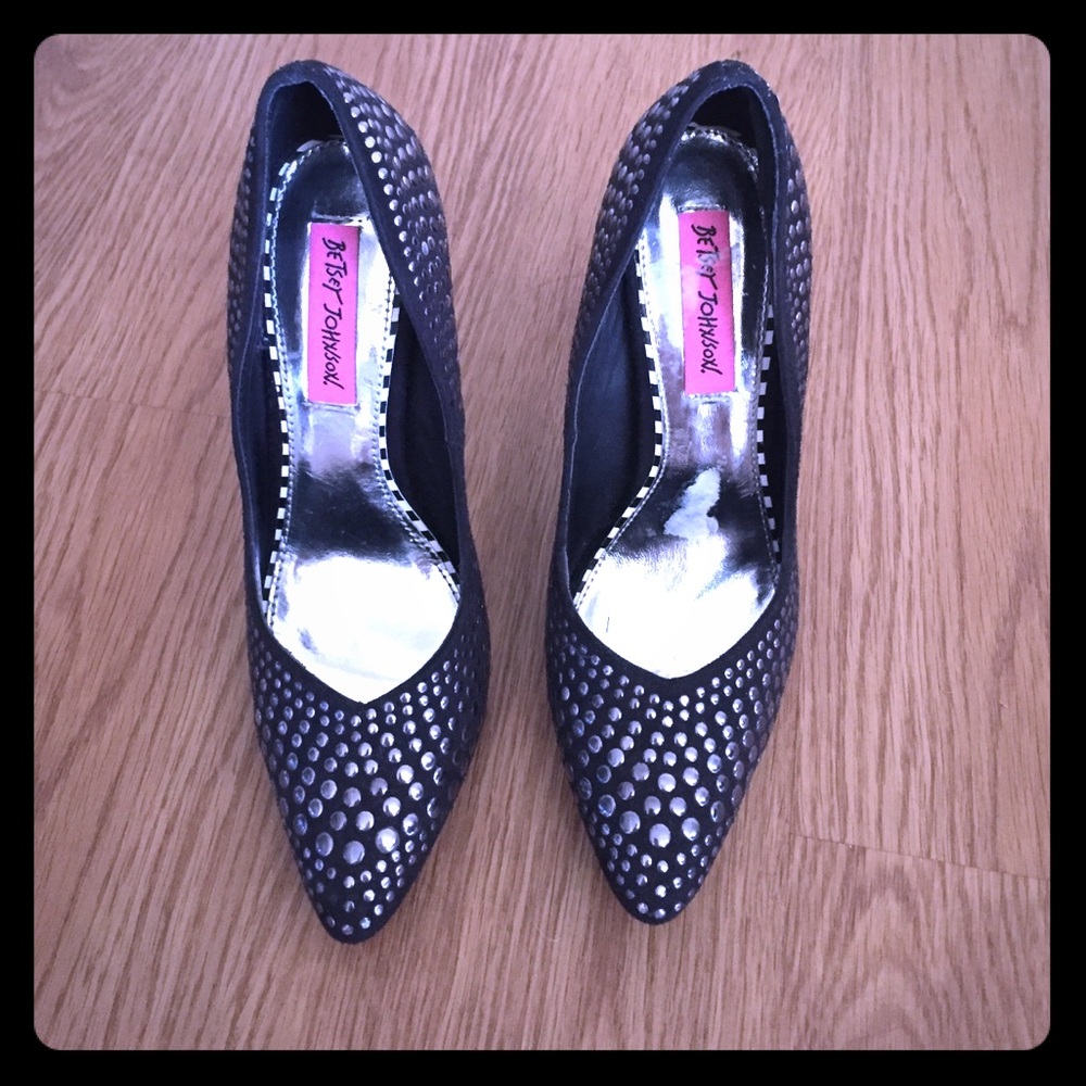 NWT! Betsey Johnson Studded Pumps