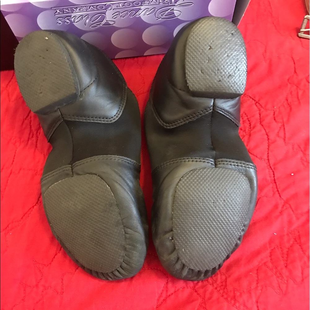 Shoes - Picture 3 of 4