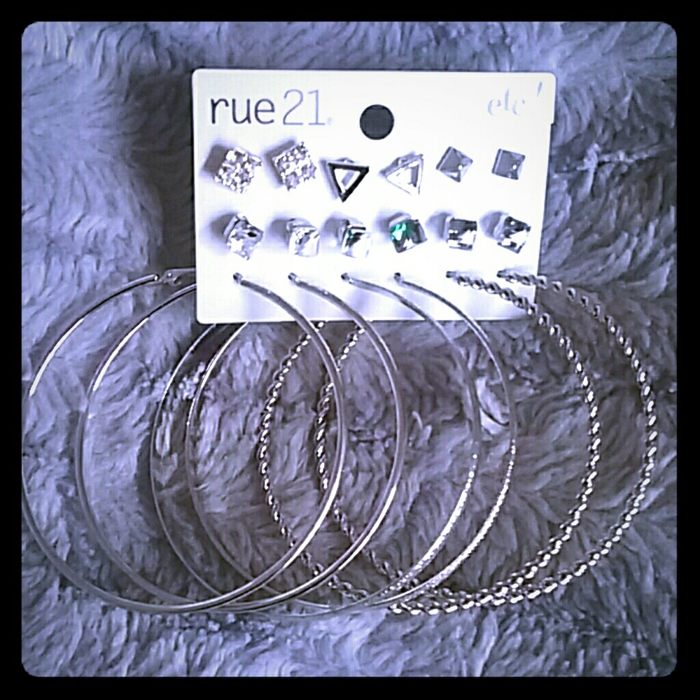 Rue 21 Earrings Set