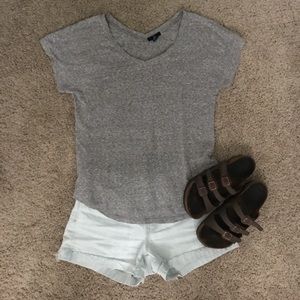 Gap vneck light gray shirt