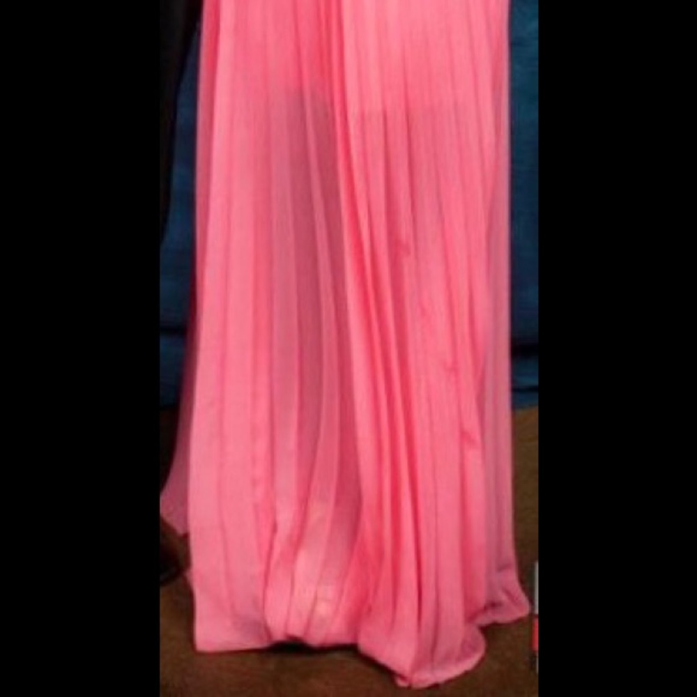 Dress - Picture 5 of 6