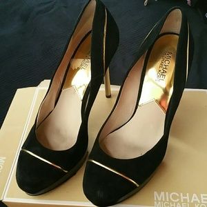 Michael Kor suede heels