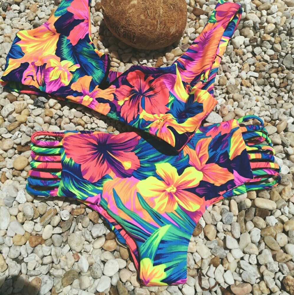 Stone Fox Swim Maui Bottom in Tahiti
