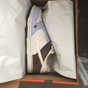 Women's dunks low premium