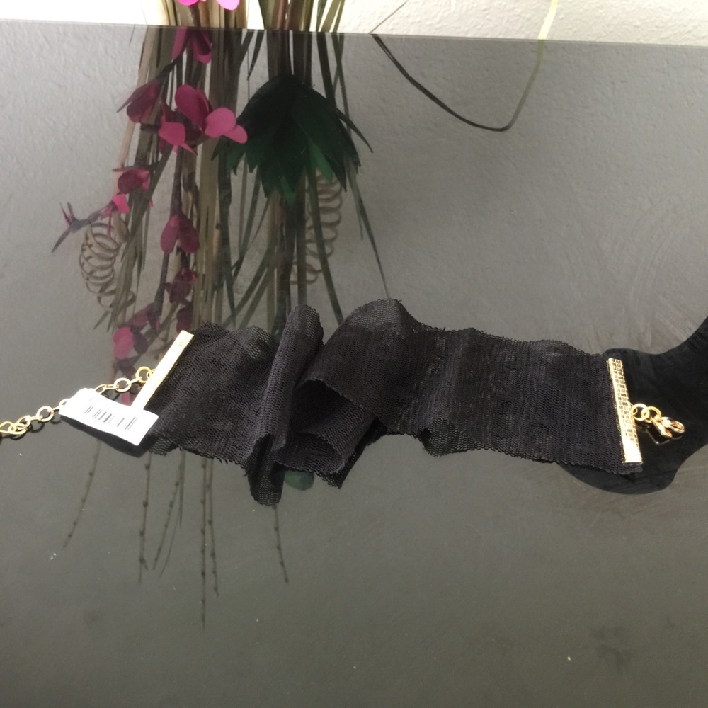 Choke necklace