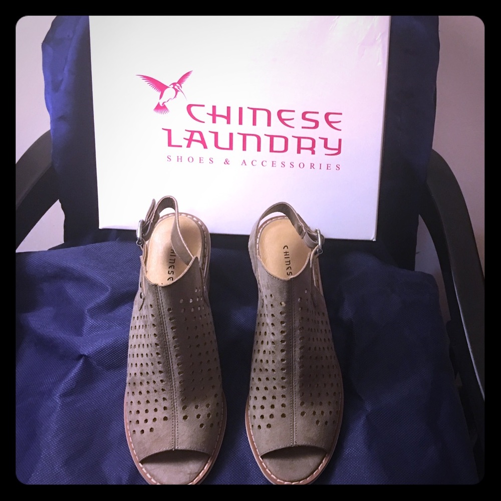 Chinese laundry chunky heal sandals