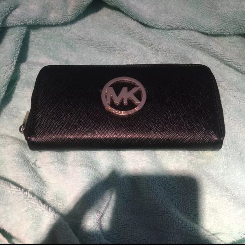 MK WALLET PURSE