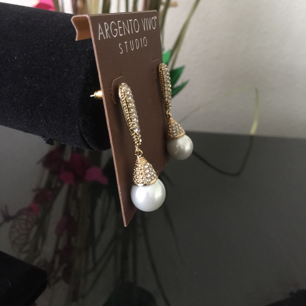 Earring - Picture 3 of 7