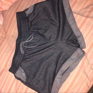 Shosho shorts (XL) new never worn