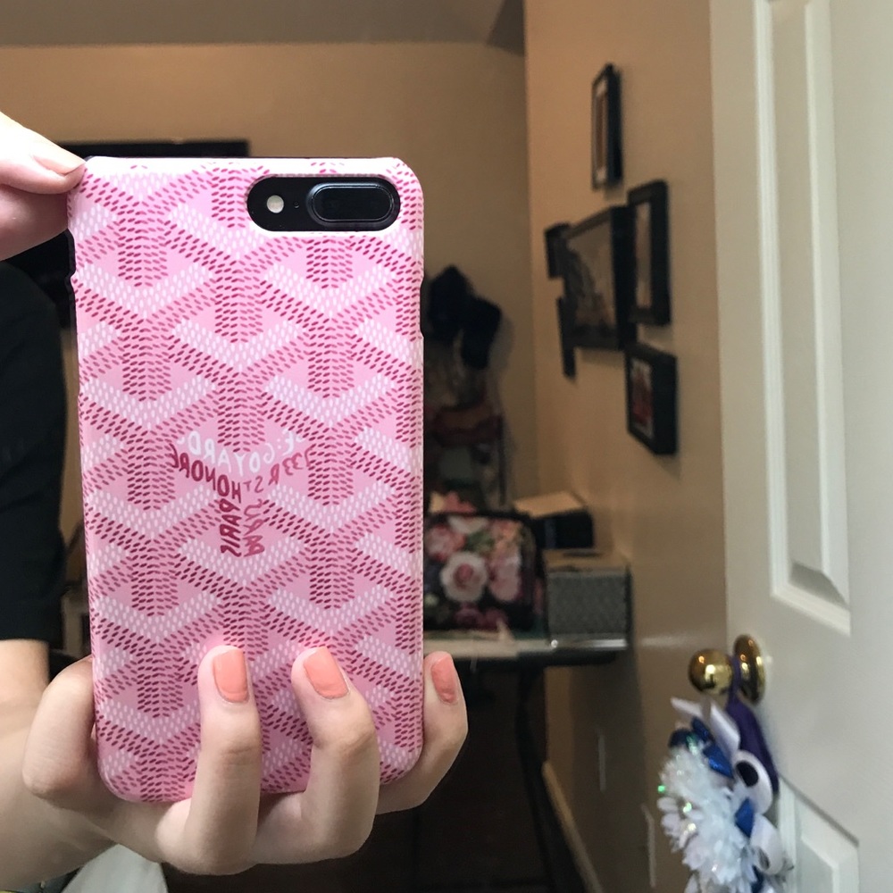 Perfect condition IPHONE 7 PLUS GOYARD CASE