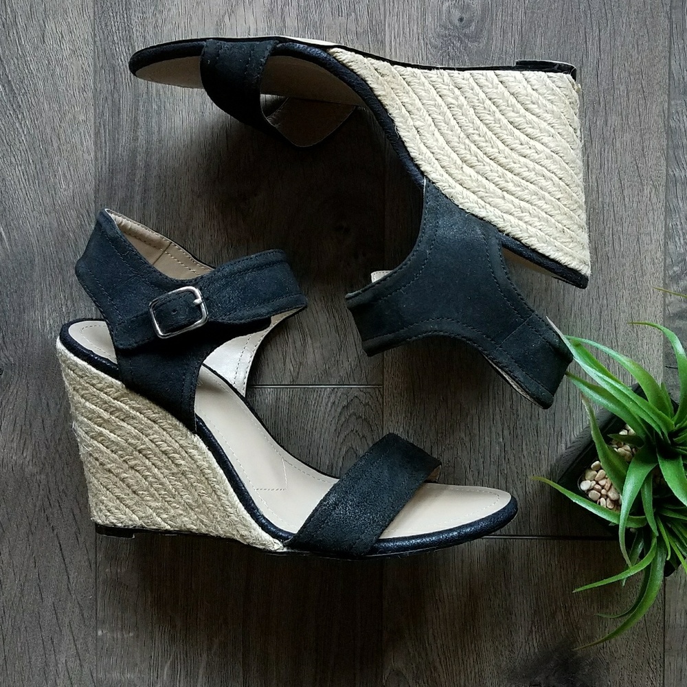 PRICE DROP⬇ Charles David espadrille wedges