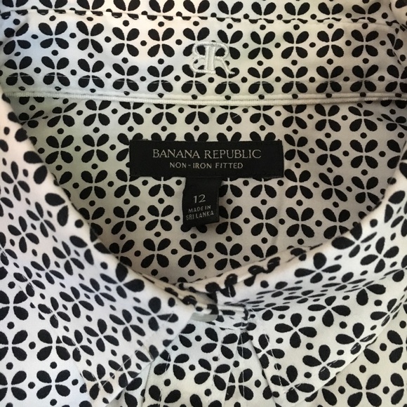 Banana Republic Tops - Banana Republic non iron perfect fit button down