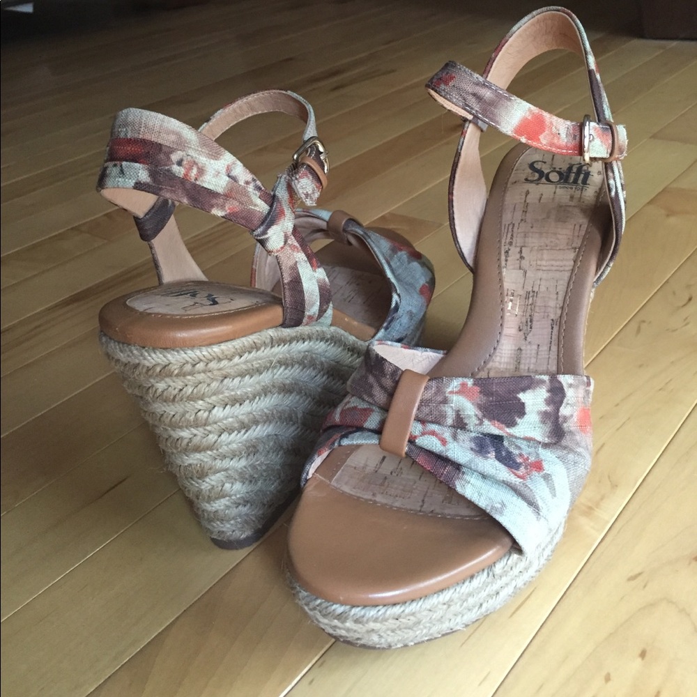 New Sofft Peggie floral wedge sandals 10