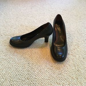 Naturalizer leather heels