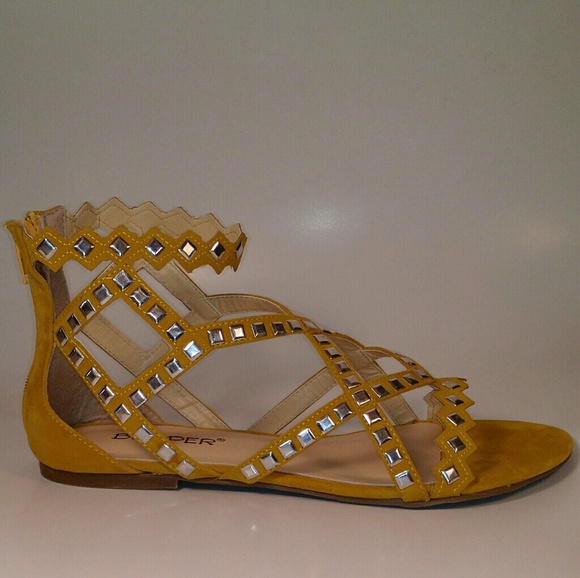 YELLOW STUDDED FLAT SANDALS(NO OFFERS) - Picture 4 of 5