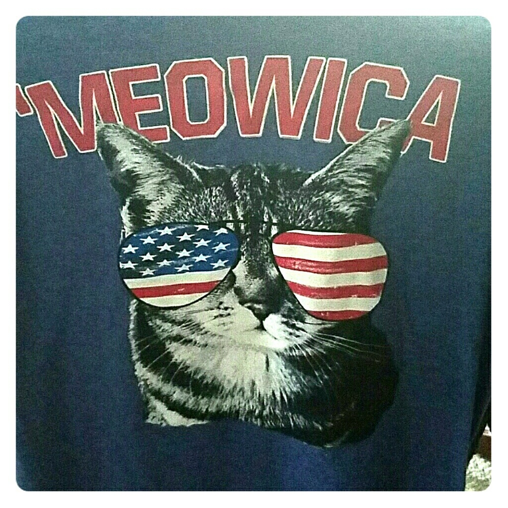 "Meowica Tee Shirt size Medium NWT