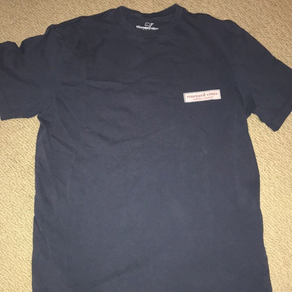 Womens Small Vineyard vines tshirt