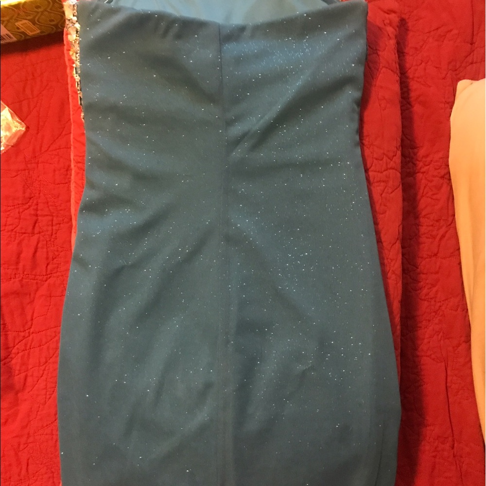 Dress - Picture 3 of 4