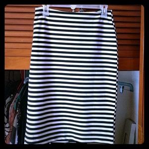 Like New Black & White Pencil Skirt