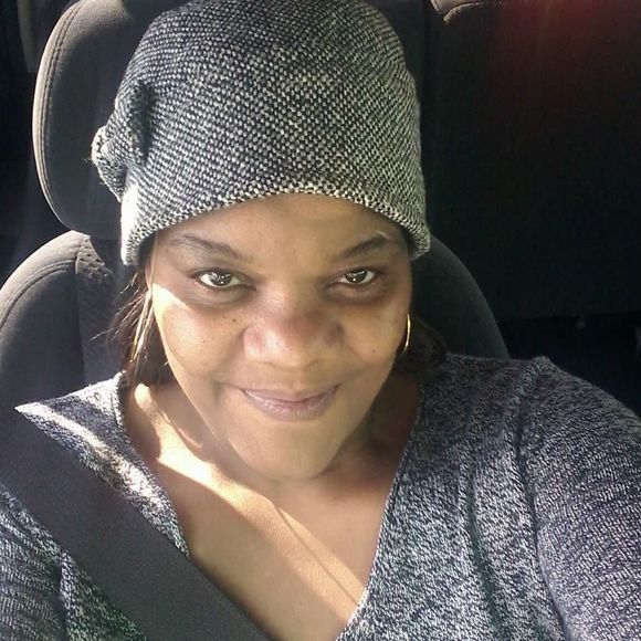 Meet your Posher, Tracy - Picture 1 of 1