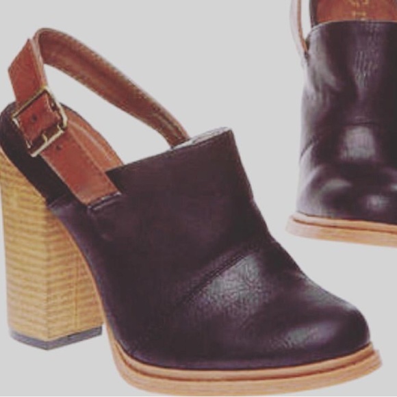 Black Distressed Slingback Mule Clog - Picture 2 of 8