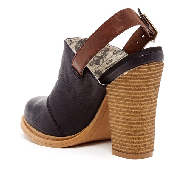 Black Distressed Slingback Mule Clog - Picture 4 of 8