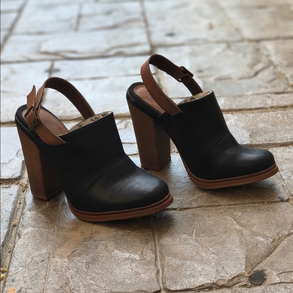Black Distressed Slingback Mule Clog - Picture 8 of 8