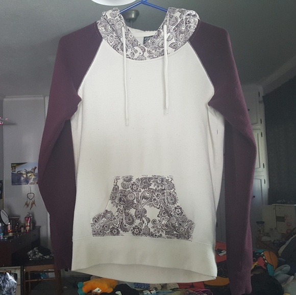 Zumiez Tops - SOLD ON MERC