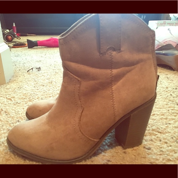 Merona suede tan chunky heel boot size 9 - Picture 2 of 7