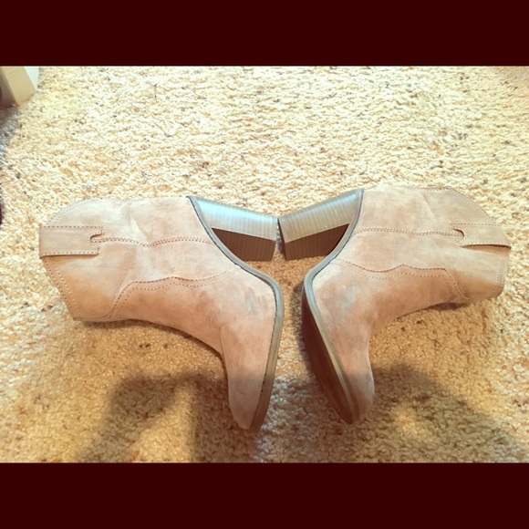 Merona suede tan chunky heel boot size 9 - Picture 3 of 7
